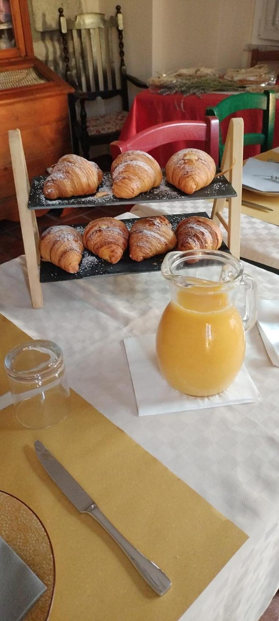 Alla Porta Di Sotto B&B Fivizzano Buitenkant foto